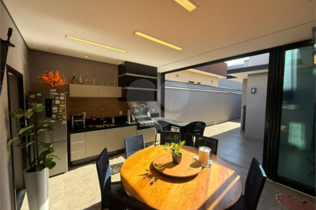 Casa à venda com 3 suítes no condomínio Costa das Areias, Salto - SP