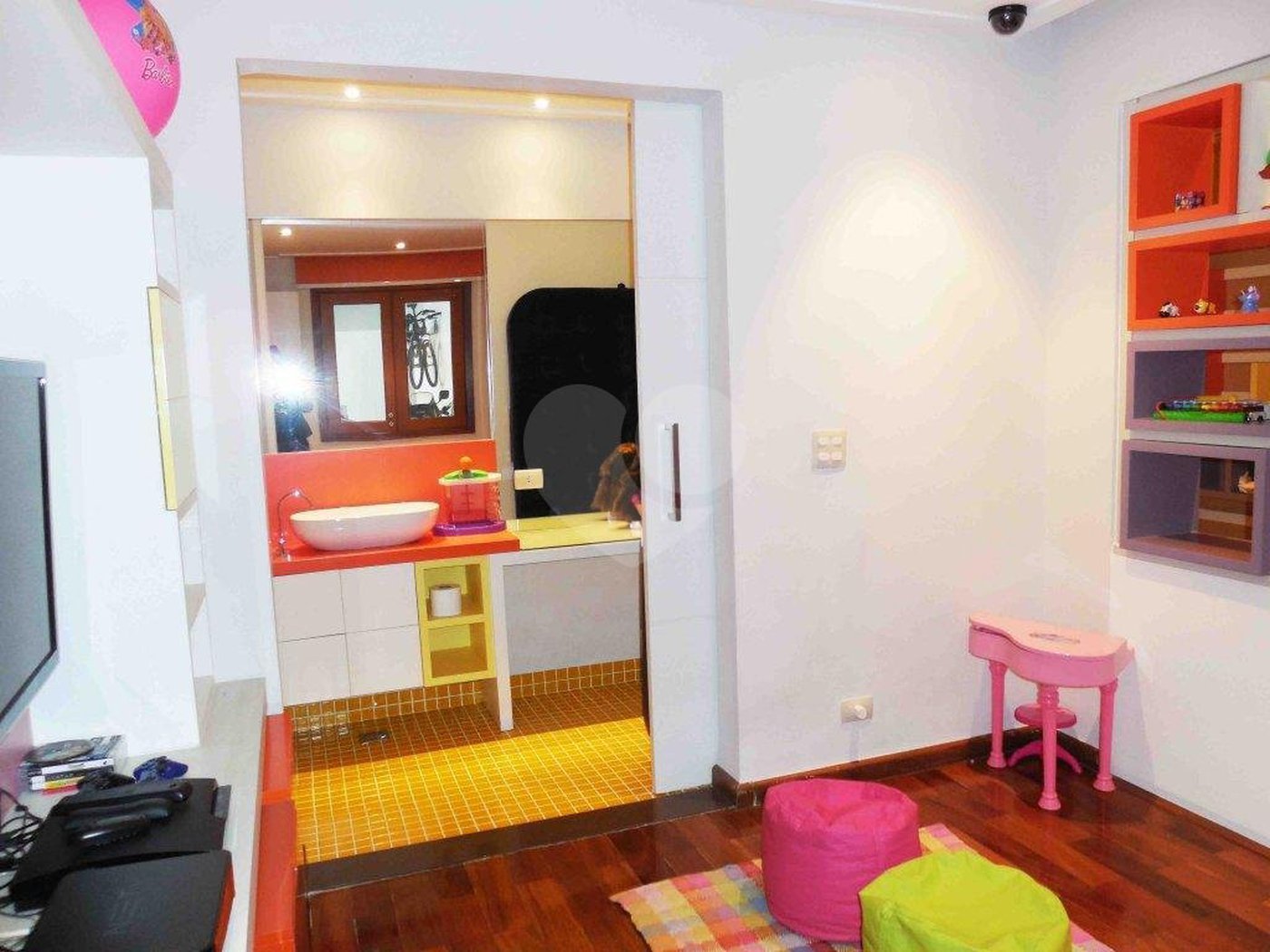 Casa à venda com 4 suítes no condomínio Vilaggio Monte Alegre, São Paulo - SP