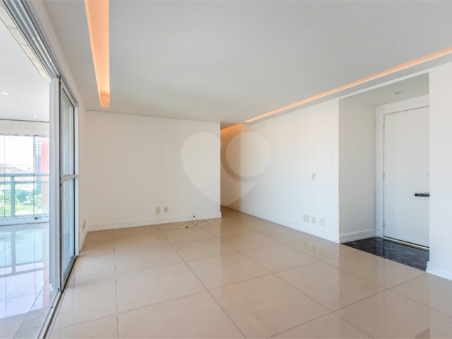 Apartamento à venda com 3 quartos, sendo 1 suíte,  em Vila Cruzeiro, São Paulo, SP