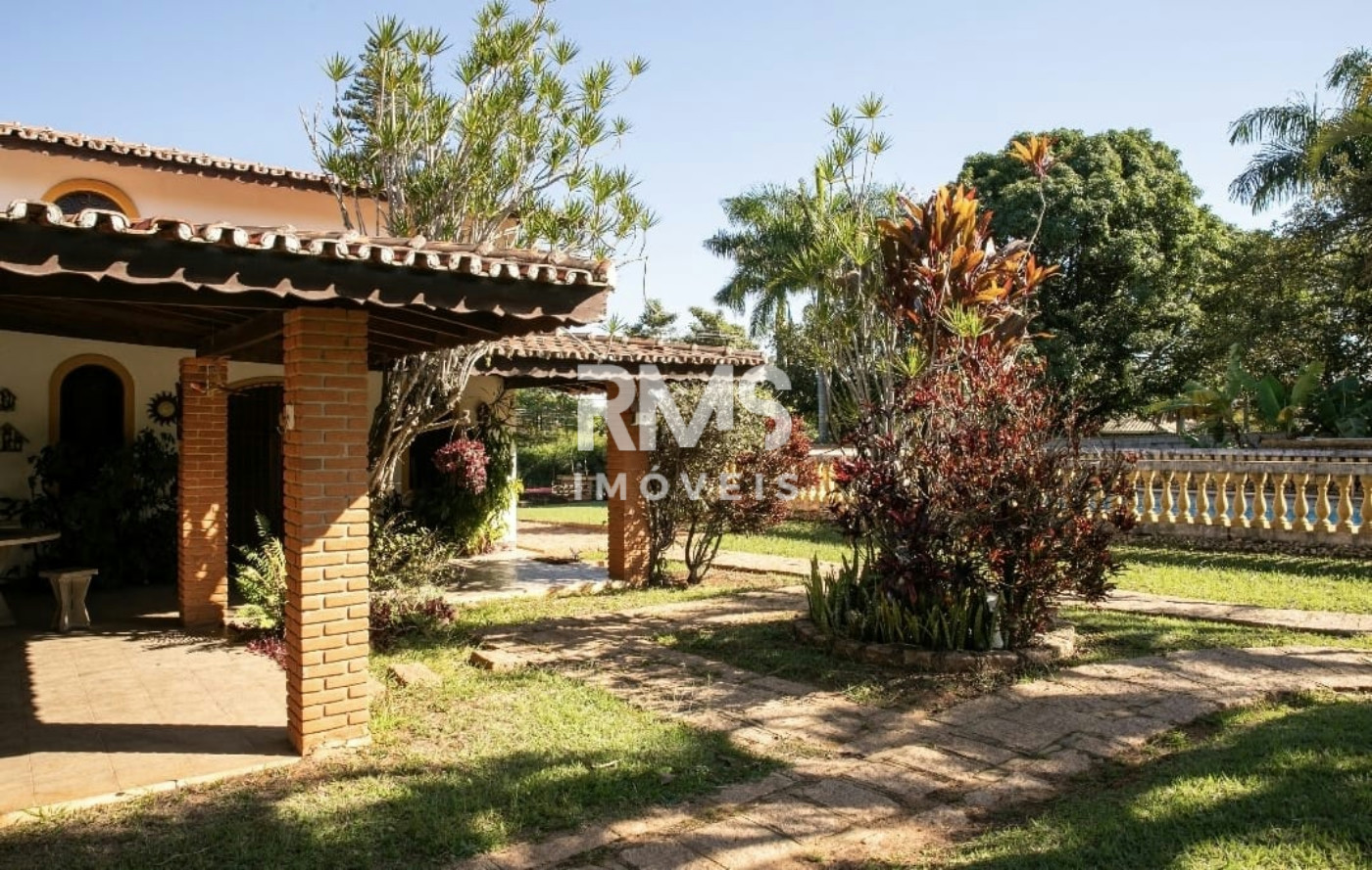 Chácara à venda com 4 quartos, sendo 1 suíte,  em Colinas do Mosteiro de Itaici, Indaiatuba, SP