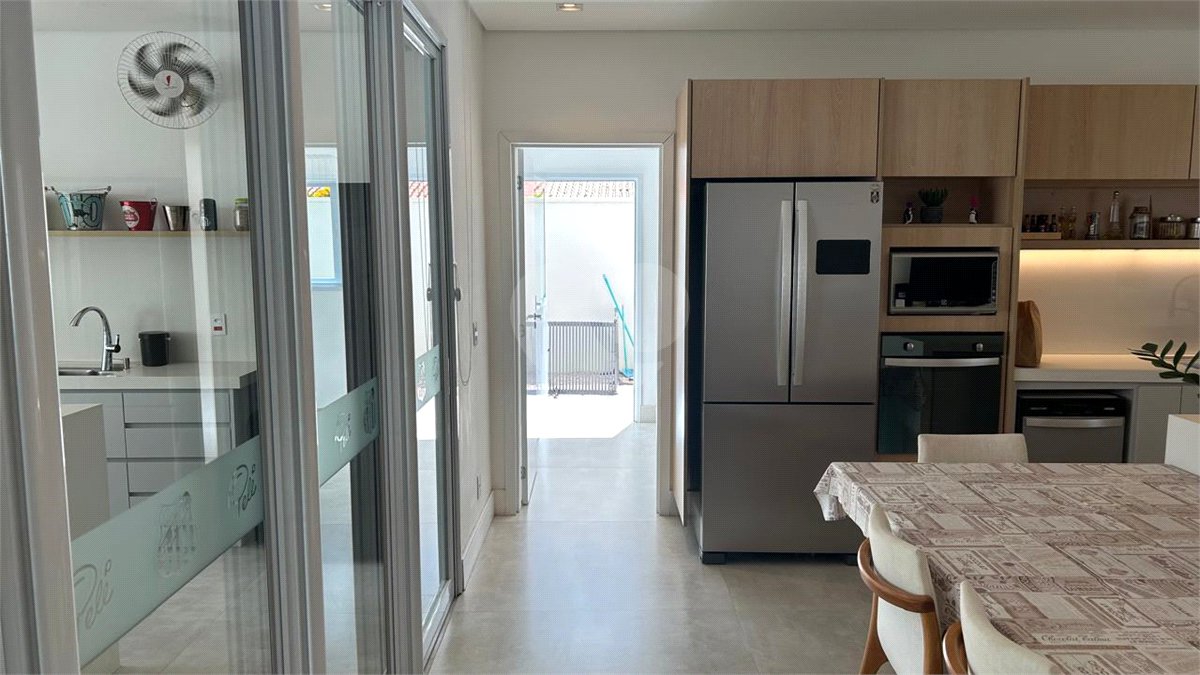 Casa à venda com 5 quartos, sendo 4 suítes,  no condomínio Residencial Vila do Itamaraca, Valinhos - SP
