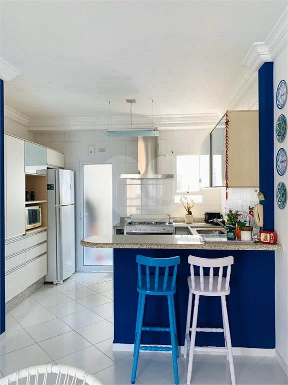 Apartamento à venda com 3 quartos, sendo 2 suítes,  em Riviera de São Lourenço, Bertioga, SP