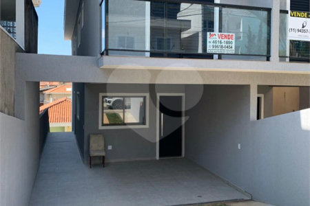 Casa à venda com 3 quartos, sendo 1 suíte, no condomínio Villa D'este, Cotia - SP