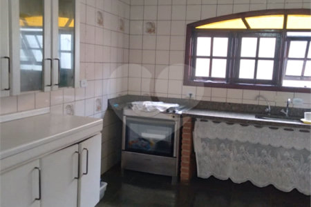 Sobrado à venda ou para alugar com 4 suítes em Balneário Arpoador, Peruíbe, SP
