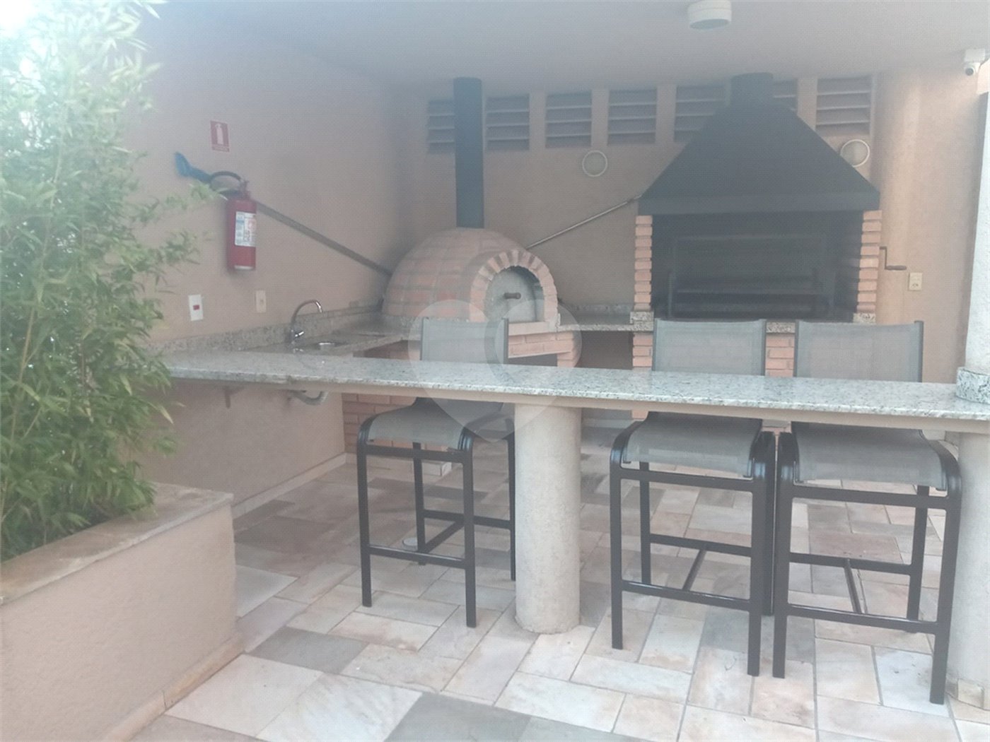 Apartamento à venda com 3 quartos, sendo 1 suíte, em Vila Vitório Mazzei, São Paulo, SP