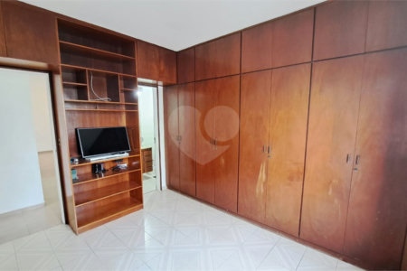 Apartamento à venda com 3 quartos, sendo 1 suíte, em Vila Mariana, São Paulo, SP