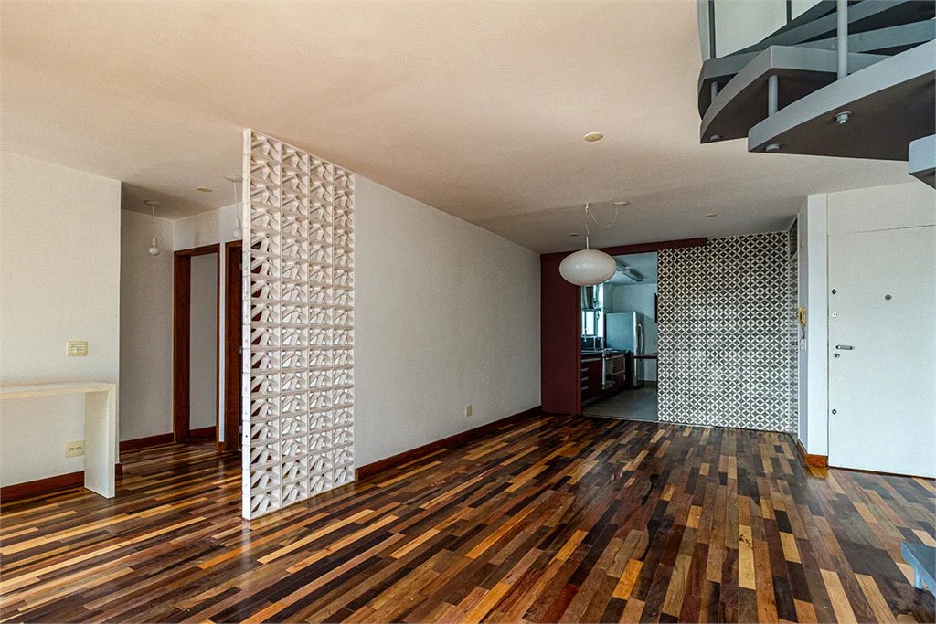 Cobertura à venda ou para alugar com 3 quartos, sendo 2 suítes,  em Pinheiros, São Paulo, SP