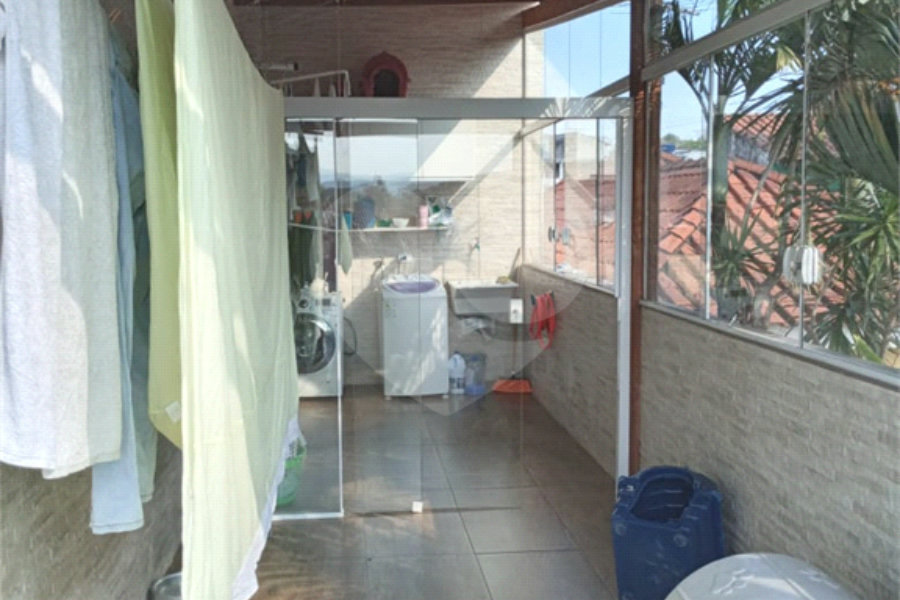 Sobrado à venda com 3 quartos, sendo 1 suíte, em Jardim Santa Beatriz, Guarulhos, SP