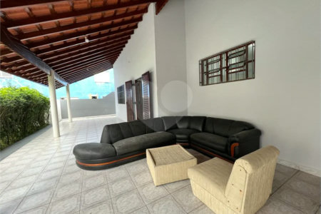 CASA NA PRAIA A POUCOS PASSOS DO MAR TERRENO AMPLO E EXCELENTE ESPAÇO PARA TODA A FAMÍLIA