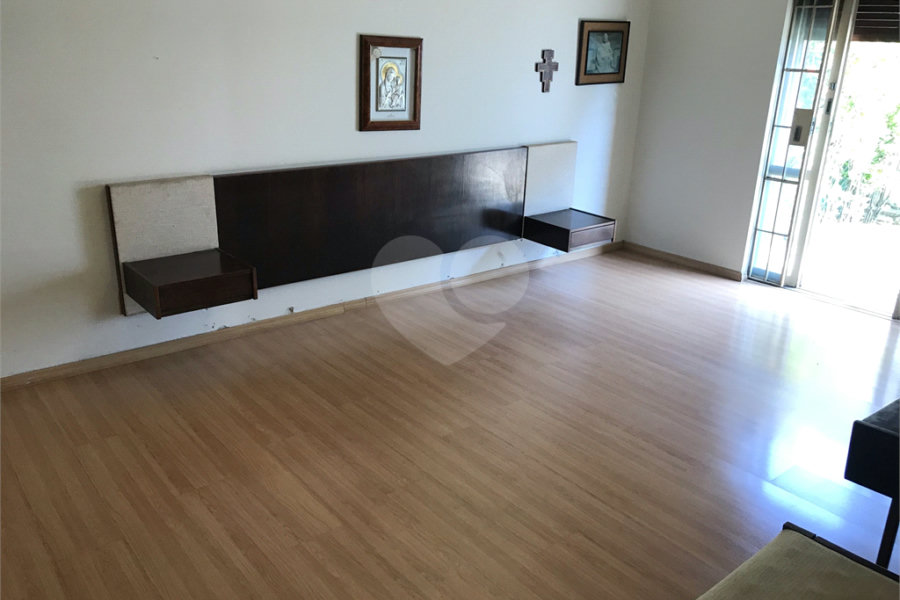 Sobrado à venda com 5 quartos, sendo 1 suíte, em Santana, São Paulo, SP