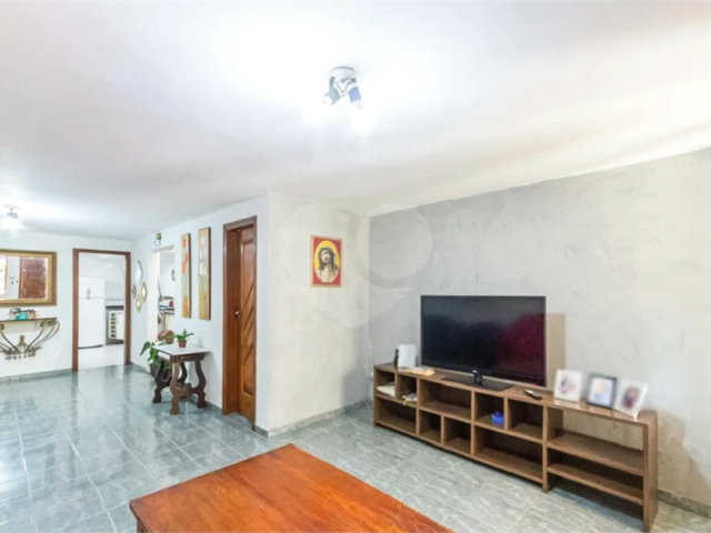 Sobrado à venda com 3 quartos, sendo 1 suíte,  em Vila Guilherme, São Paulo, SP