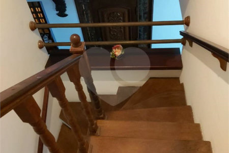 Sobrado à venda com 4 quartos, sendo 1 suíte, em Vila Rosália, Guarulhos, SP