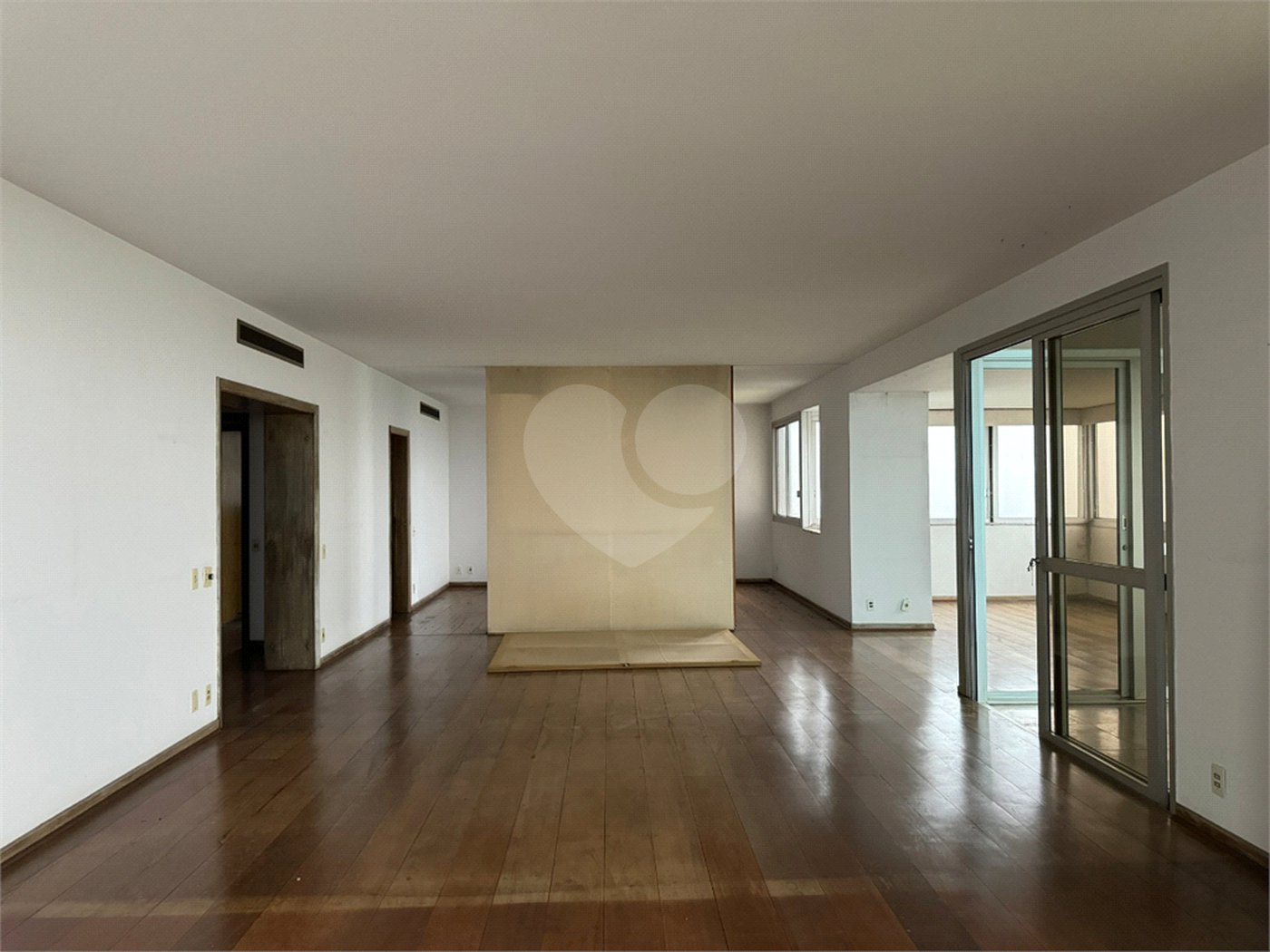 Apartamento à venda com 4 suítes em Jardim Marajoara, São Paulo, SP