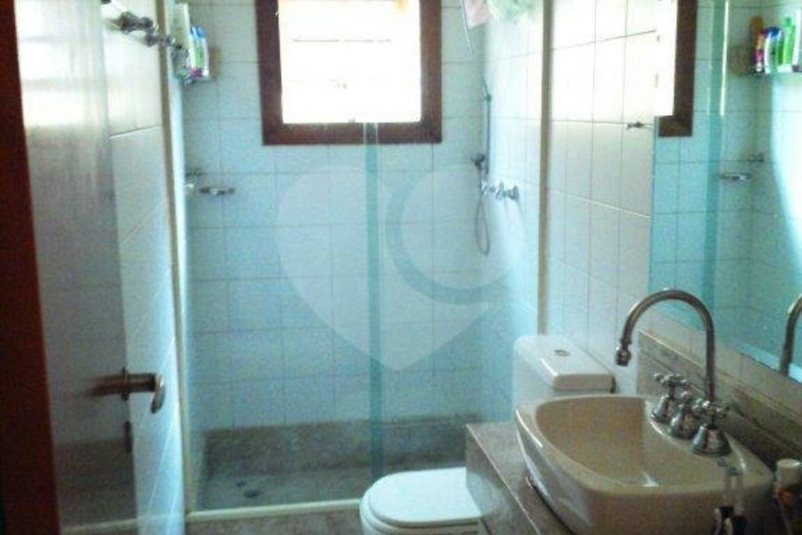 Casa à venda com 4 quartos, sendo 2 suítes,  em Horto, São Paulo, SP