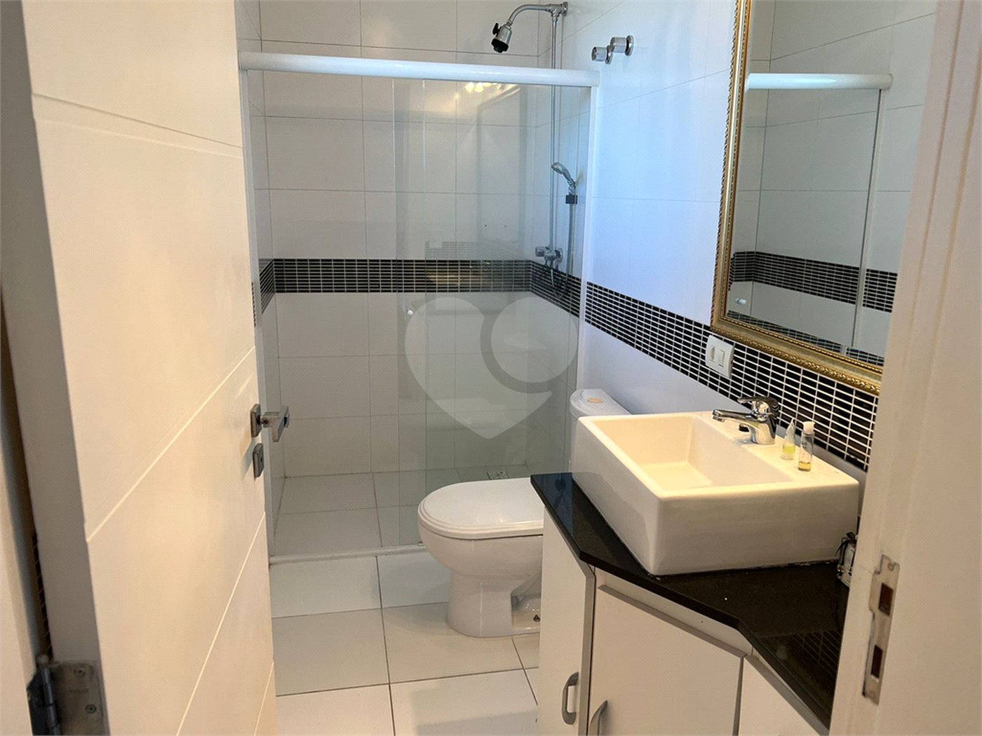 Casa à venda com 4 suítes no condomínio Bellagio, São Paulo - SP