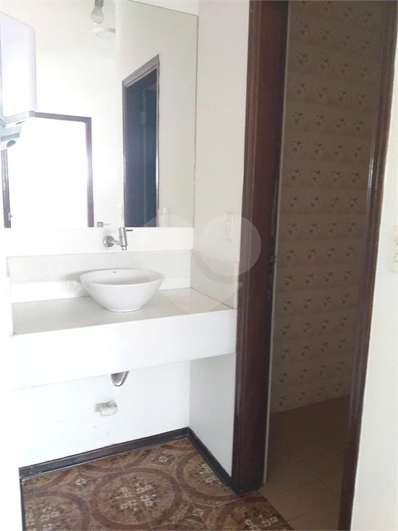 Casa à venda com 4 quartos, sendo 1 suíte,  no Centro, Vinhedo, SP