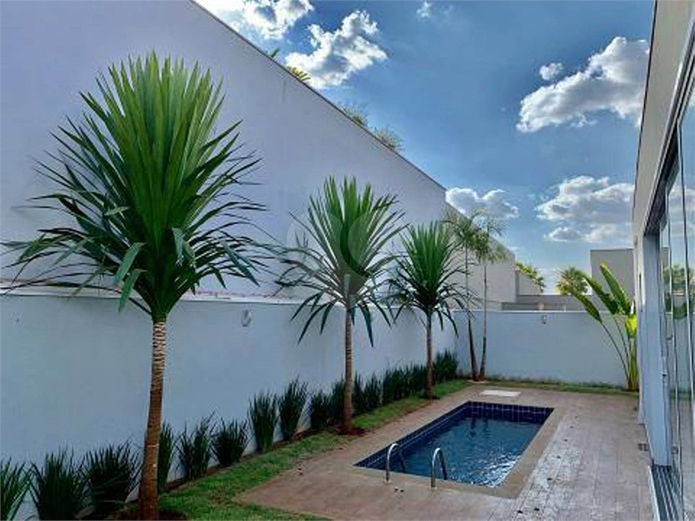 Casa térrea no Condomínio Alphaville Ribeirão III