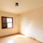Casa à venda com 200m², 4 quartos e 2 vagas
