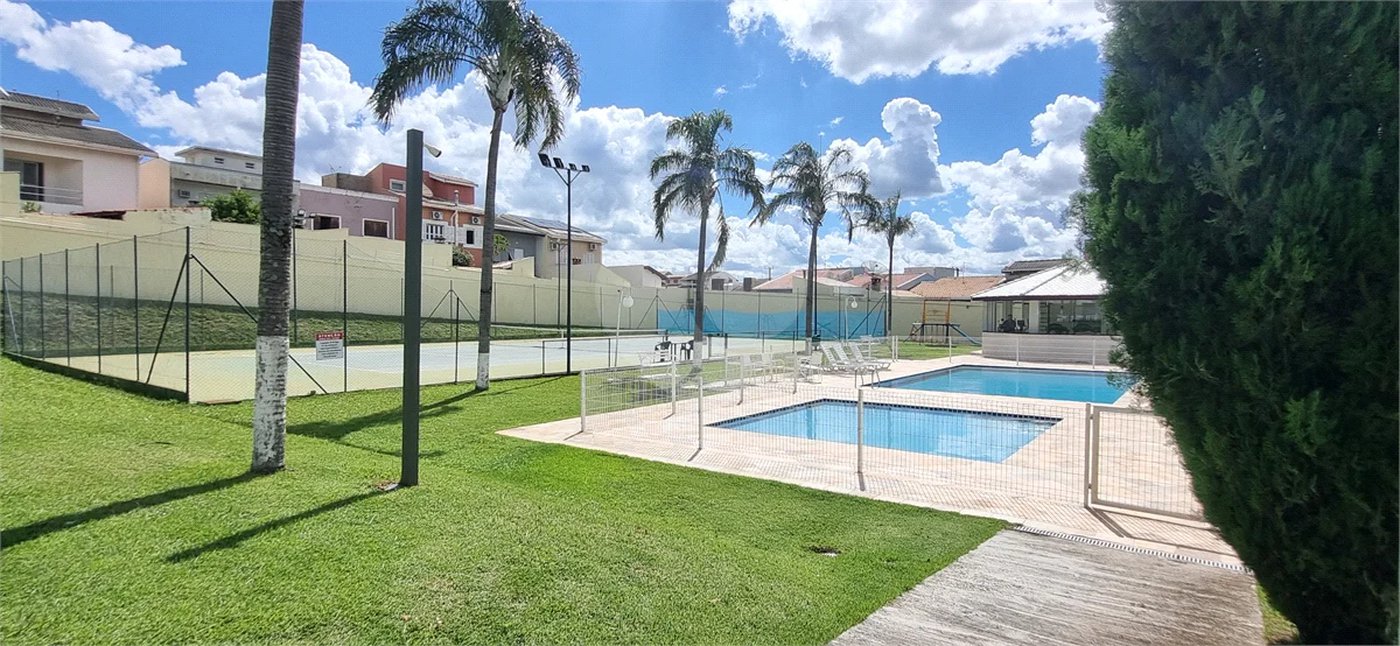 Lindo sobrado com 4 suites e piscina à venda, 365m², por R$ 2.450.000,00 no condomínio Villa Suiça, em Indaiatuba/SP.