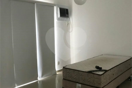 Casa à venda com 5 quartos, sendo 3 suítes, no condomínio Mansões da Prata, Rio de Janeiro - RJ