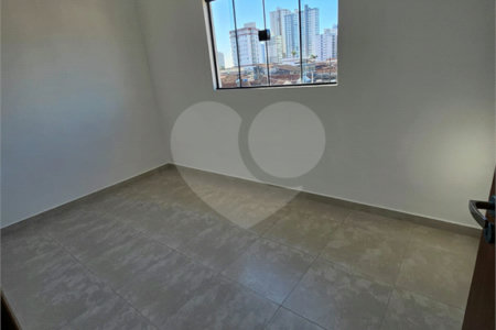 Casa à venda com 3 quartos, sendo 1 suíte,  em Maracanã, Praia Grande, SP