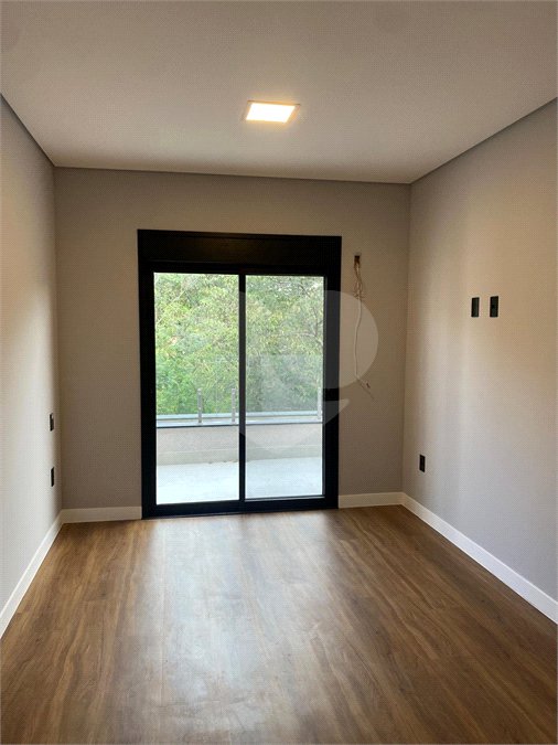 Casa à venda com 4 quartos, sendo 3 suítes, no condomínio Recanto dos Paturis, Vinhedo - SP