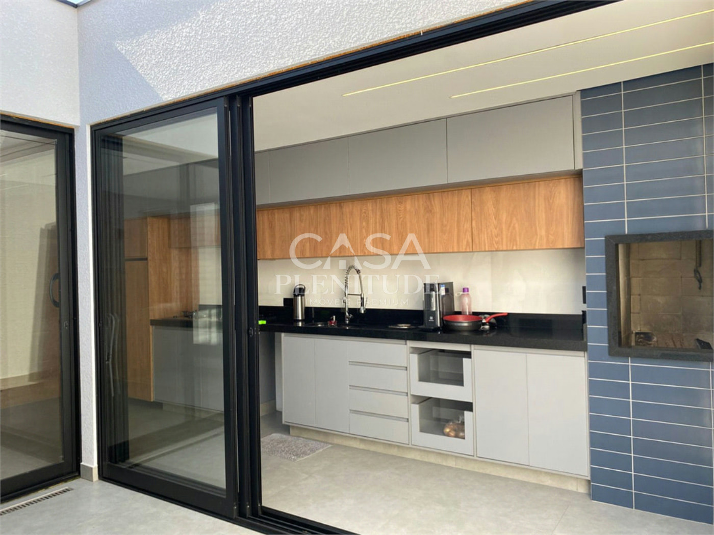 Casa em condomínio à venda com 2 quartos, sendo 1 suíte,  em Conjunto Habitacional Júlio de Mesquita Filho, Sorocaba, SP