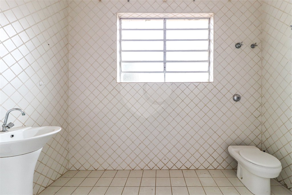 Casa à venda ou para alugar com 4 quartos, sendo 1 suíte,  em Pacaembu, São Paulo, SP