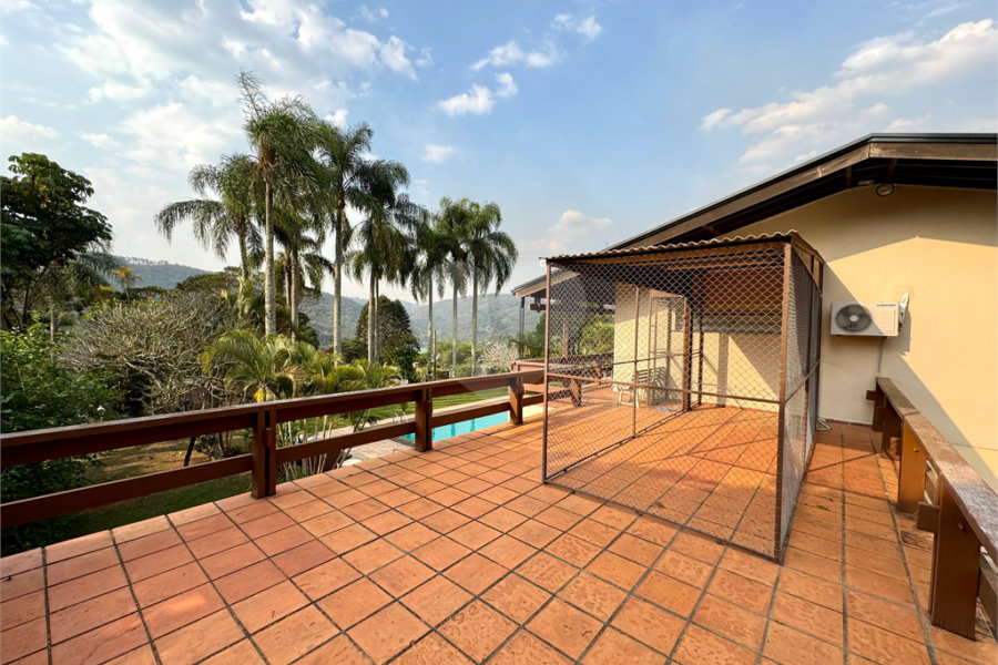 Casa à venda com 7 quartos, sendo 4 suítes, no condomínio Campos de Mairiporã Gleba 1, Mairiporã - SP