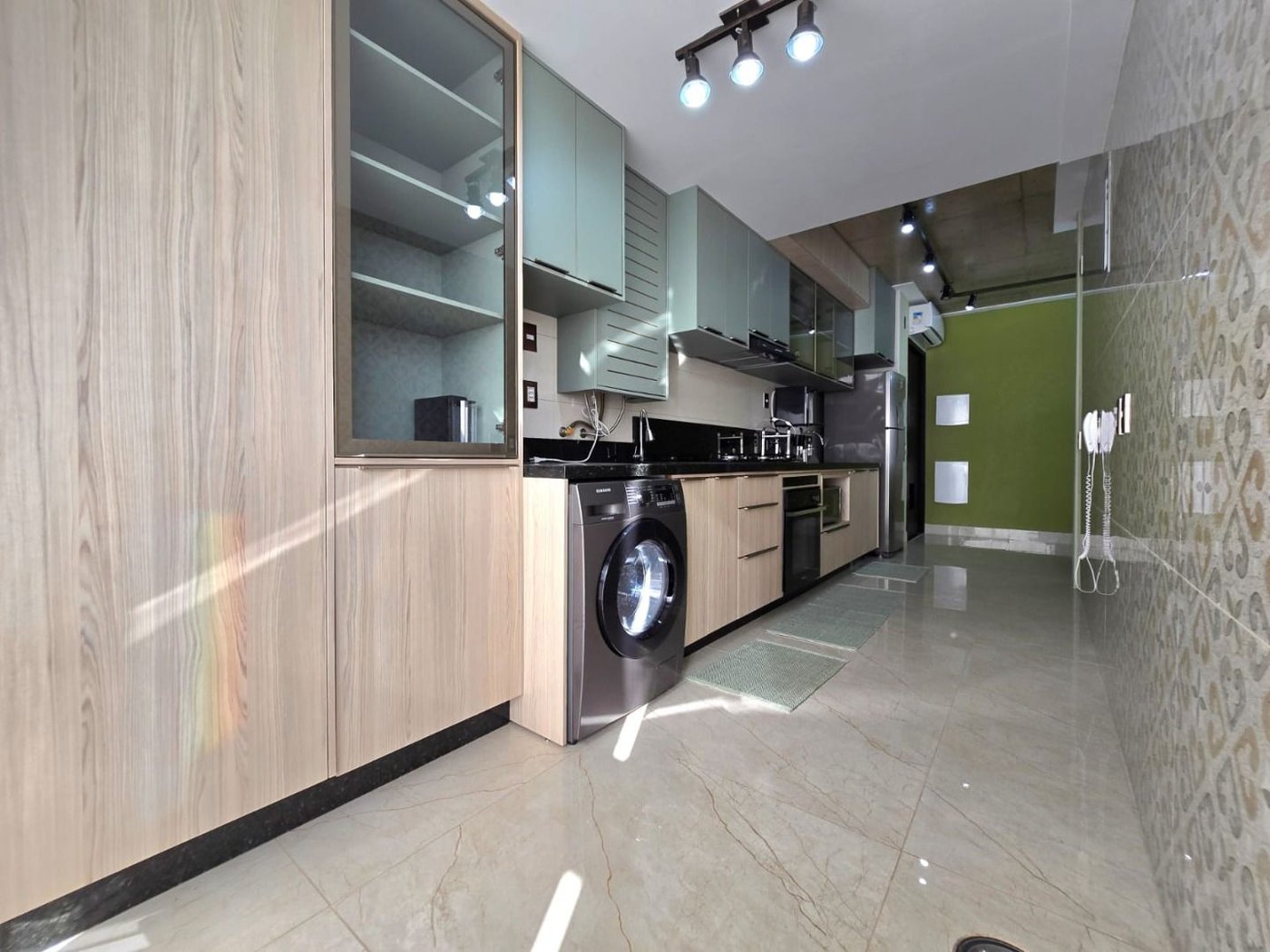 Apartamento com 2 dormitórios à venda, 74 m² por R$ 1.010.000,00 - Embaré - Santos/SP