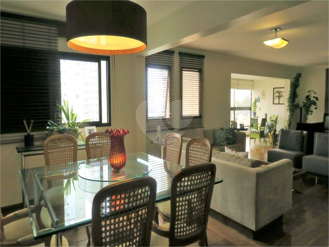 Apartamento à venda com 4 quartos, sendo 3 suítes,  em Jardim Monte Kemel, São Paulo, SP