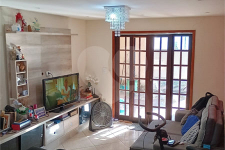 Casa à venda com 2 quartos, sendo 1 suíte, no condomínio Residencial 400, Rio de Janeiro - RJ