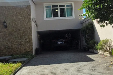 Sobrado à venda com 4 quartos, sendo 3 suítes, em Brooklin Paulista, São Paulo, SP