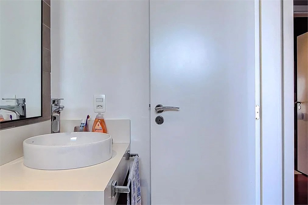 Apartamento à venda com 4 quartos, sendo 3 suítes,  em Vila Romana, São Paulo, SP