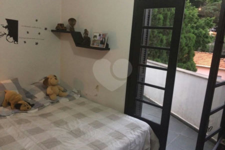 Sobrado à venda com 4 quartos em Santana, São Paulo, SP