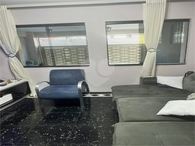 Sobrado à venda com 3 quartos, sendo 1 suíte,  em Vila Galvão, Guarulhos, SP