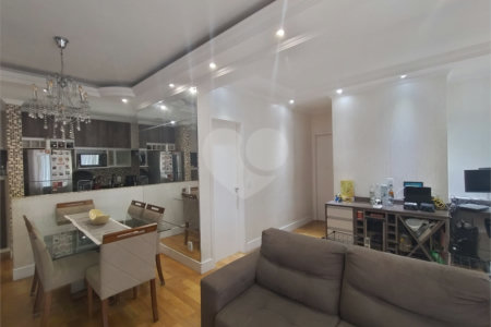 Apartamento à venda com 3 quartos, sendo 1 suíte, em Umuarama, Osasco, SP