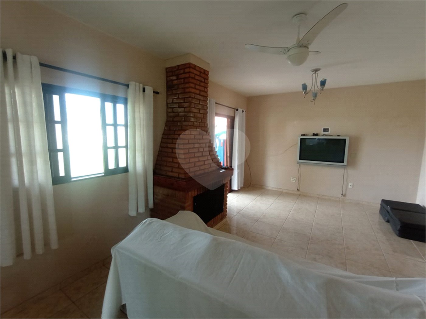 Chácara à venda com 6 quartos, sendo 1 suíte,  em Cercadinho, Alambari, SP