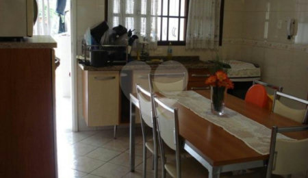 Casa à venda com 3 quartos, sendo 2 suítes,  no condomínio Cachoeira do Arari, São Paulo - SP
