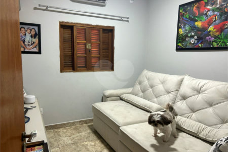 Casa à venda com 3 quartos, sendo 2 suítes, em Jardim de Cresci, São Carlos, SP