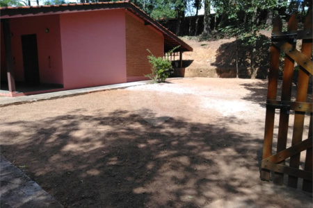 Chácara à venda com 4 quartos em Pinheirinho, Atibaia, SP