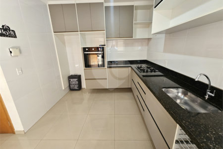 Sobrado à venda com 3 quartos, sendo 1 suíte,  em Vila Nivi, São Paulo, SP