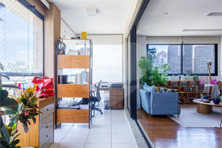 Apartamento à venda com 4 quartos, sendo 2 suítes,  em Jardim Panorama, São Paulo, SP