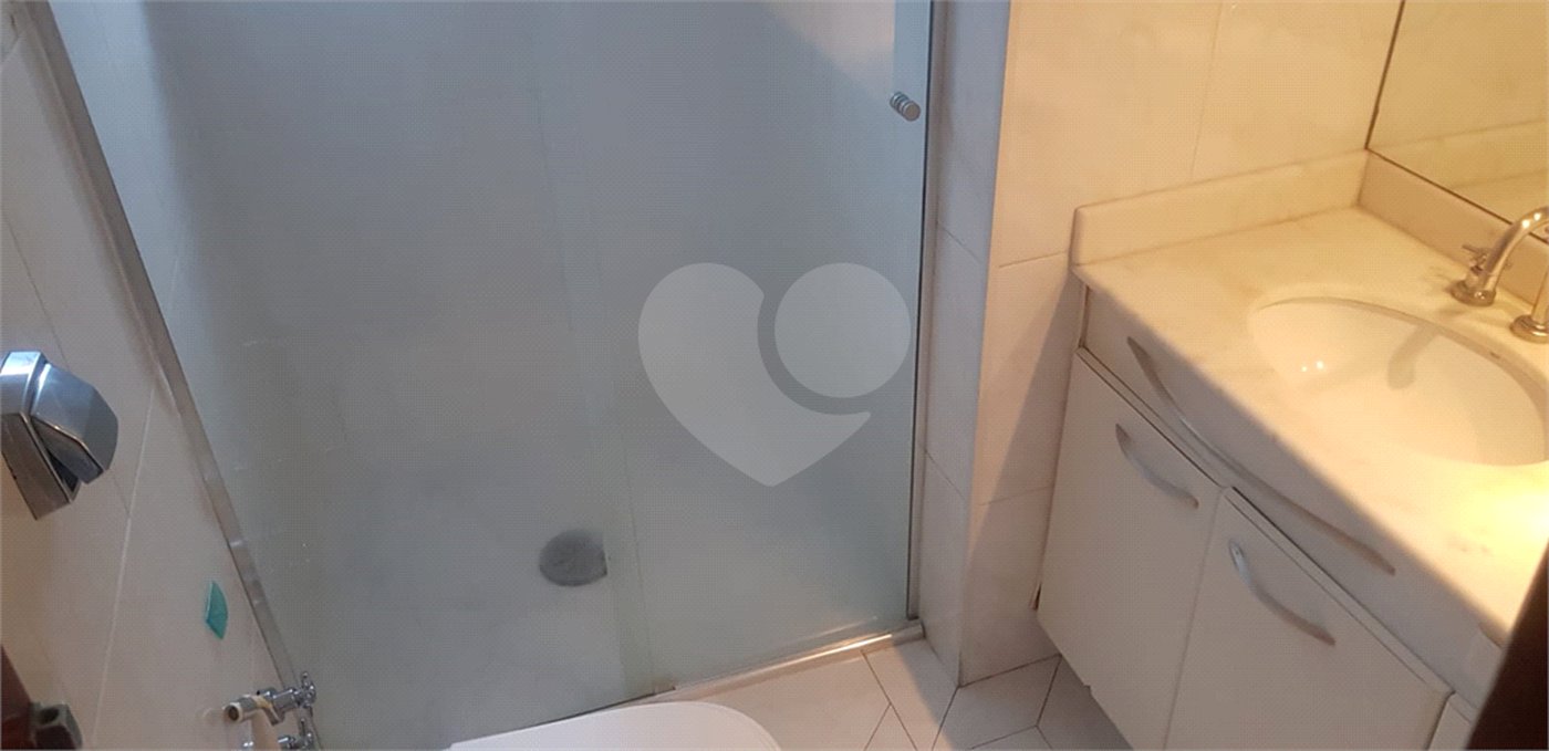 Sobrado à venda com 4 quartos, sendo 2 suítes, em Vila Hamburguesa, São Paulo, SP