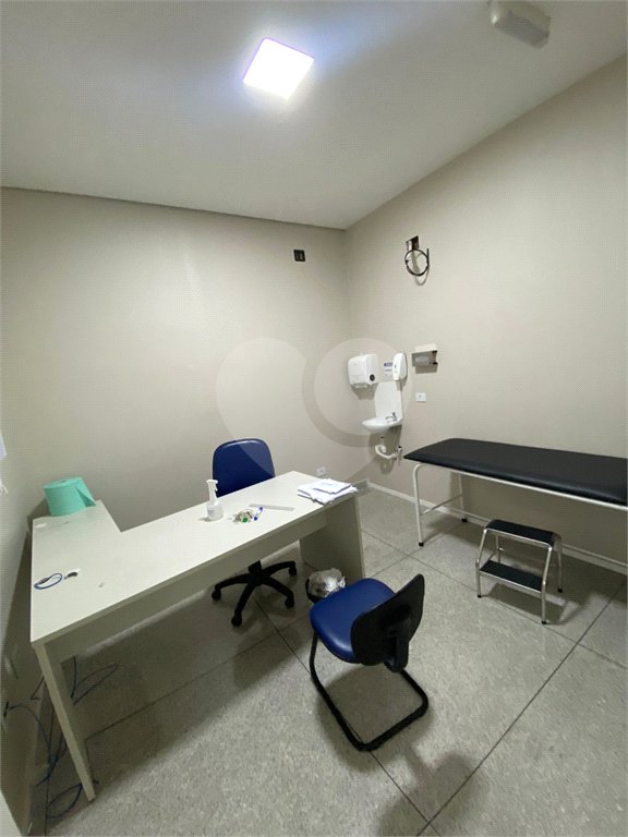 Salão para alugar em Vila Romanópolis, Ferraz de Vasconcelos, SP