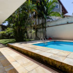 Casa Térrea à venda com 5 quartos, sendo 4 suítes, em Interlagos, São Paulo, SP