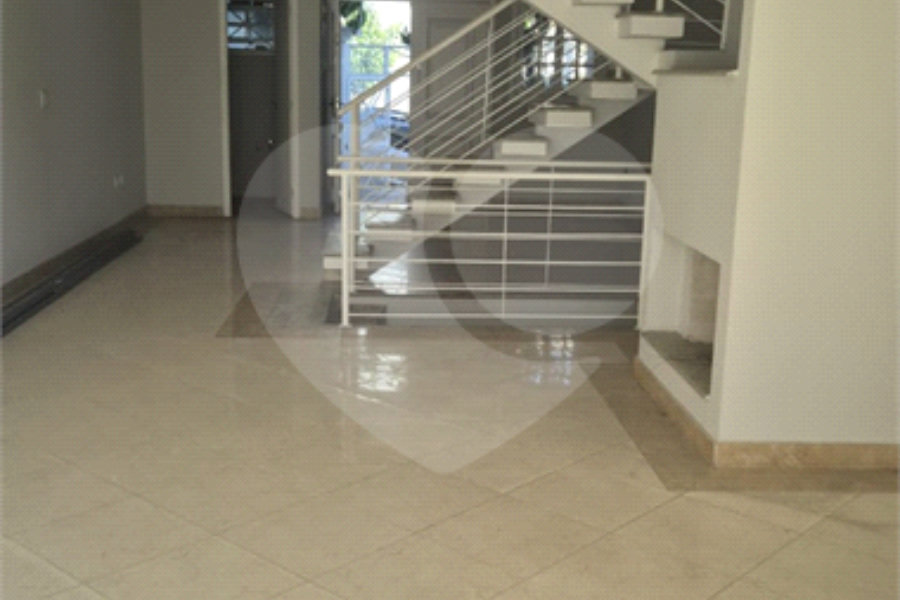Sobrado à venda com 4 quartos, sendo 2 suítes, em Tremembé, São Paulo, SP