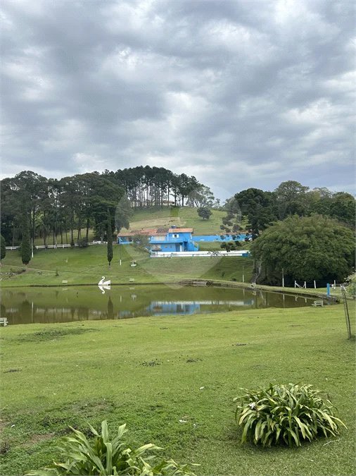 Sítio à venda com 5 quartos, sendo 2 suítes,  em Marmeleiro, São Roque, SP