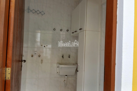 Casa para alugar com 3 quartos, sendo 1 suíte, em Vila Petrópolis, Atibaia, SP