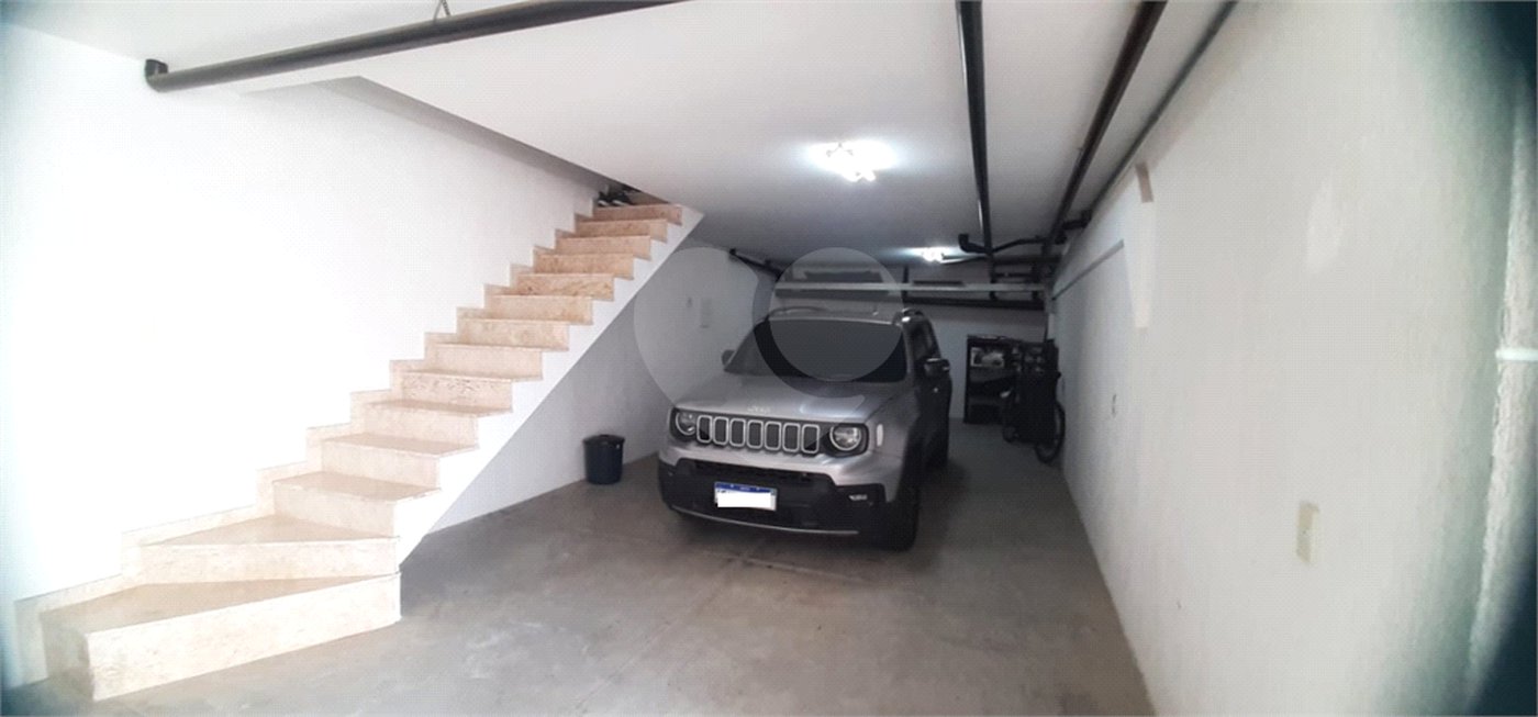 Casa à venda com 3 quartos, sendo 2 suítes, no condomínio Mário Araújo, São Paulo - SP